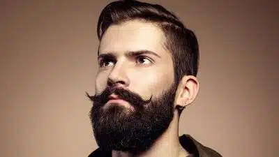 Réinventez votre style tout sur la coupe de cheveux homme court dégradé