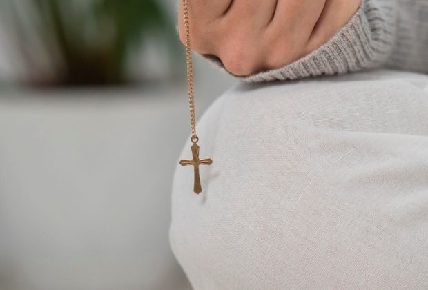 Les médailles religieuses : quand et comment les offrir comme symbole spirituel ?